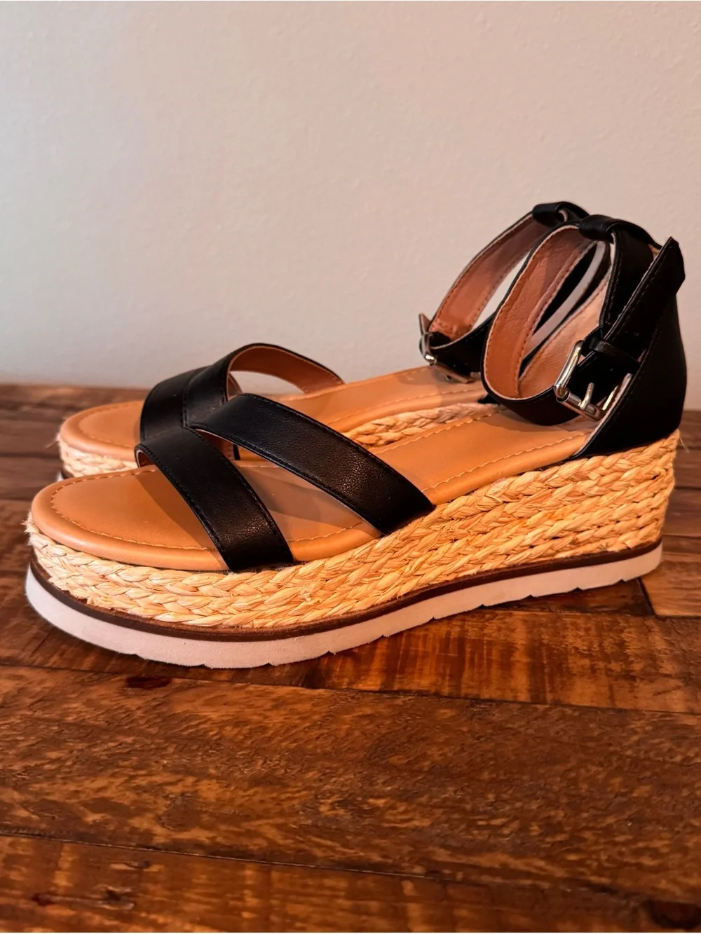 DV by Dolce Vita chic ankle